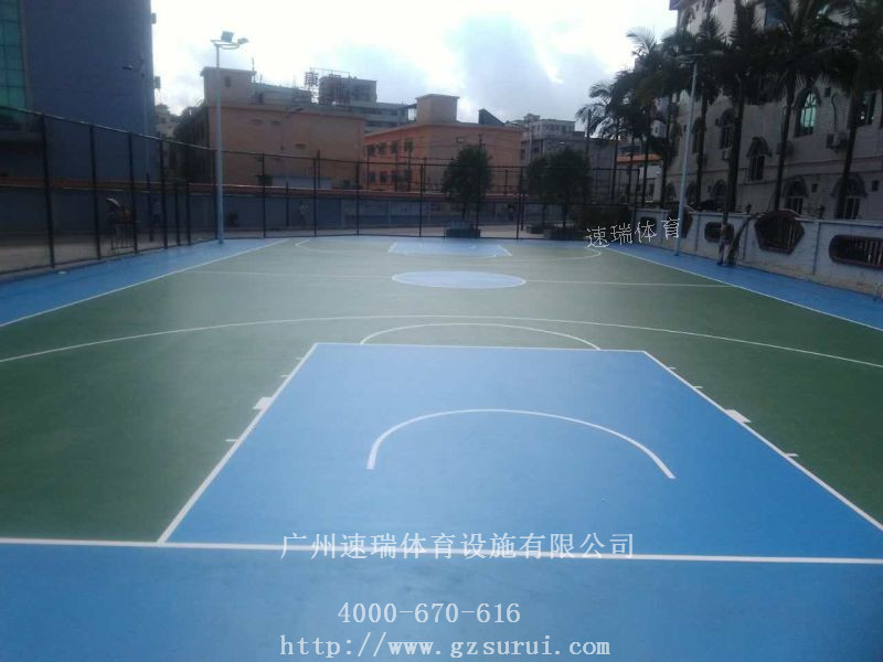 怎樣才能鋪設(shè)一個(gè)專業(yè)標(biāo)準(zhǔn)的硅PU球場(chǎng)“速瑞體育”
